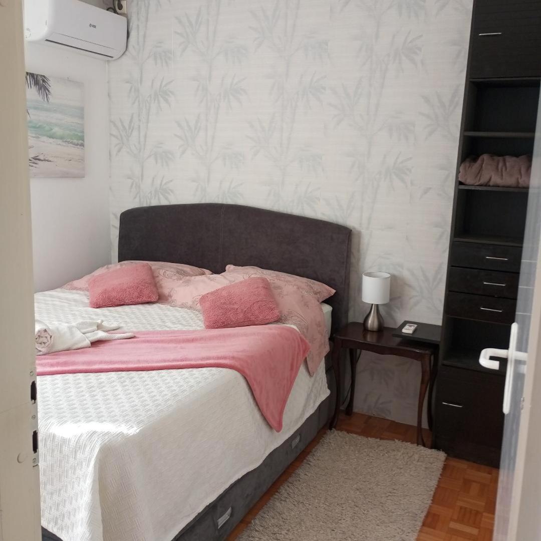 Apartment Mrc , Free Parking Bezanija Bagian luar foto